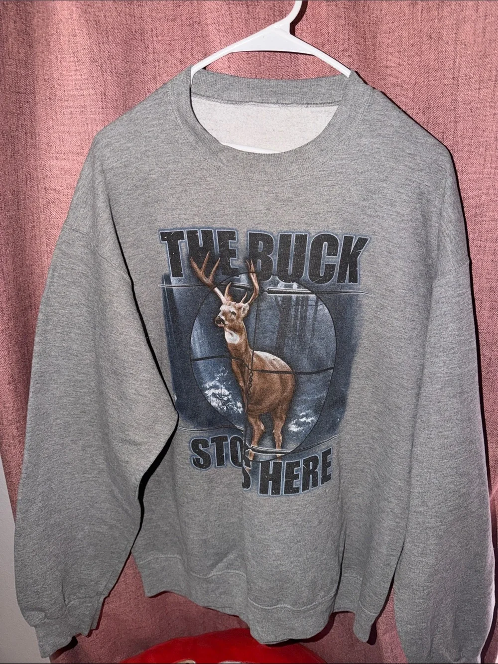 Gray Men's Crewneck Sweatshirt with Deer Graphic